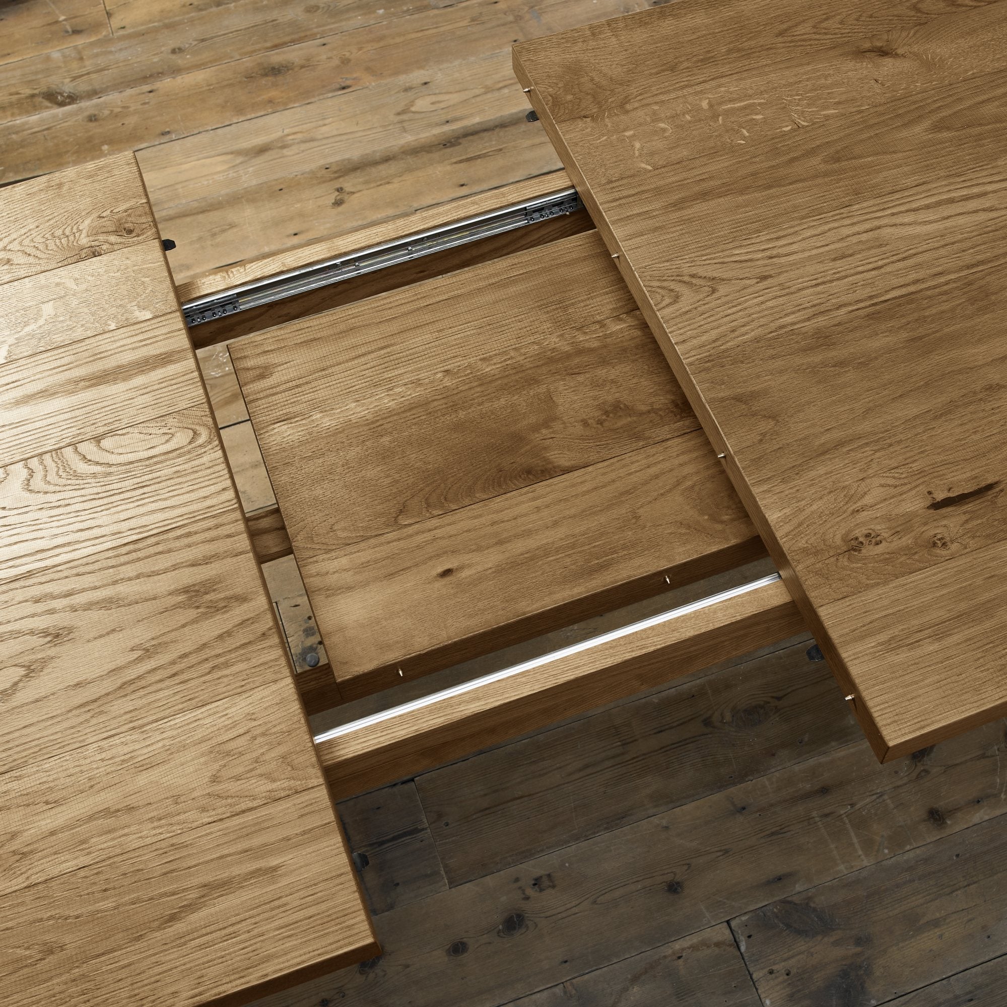 Highgate Rustic Oak 220-265cm Extending Dining Table - Image 5